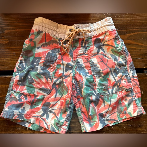 Howler Bros youth bathing suit - Picture 1 of 3